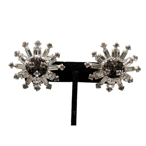 Kramer Clip On Earrings Early 1940s Sparkling Star Crystal Signed Kramer Vtg - Picture 1 of 16